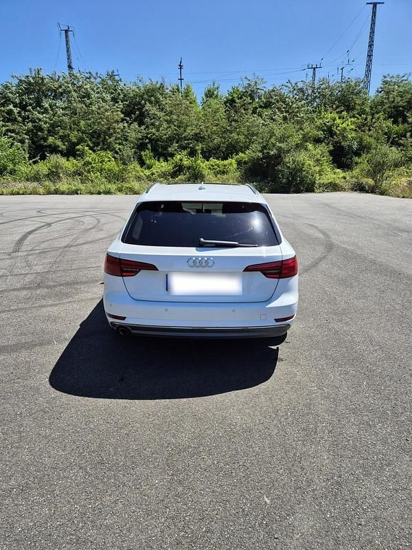 Gebraucht Audi A4 Sport 150 PS (110 kW) 2017 Weiß Kombi