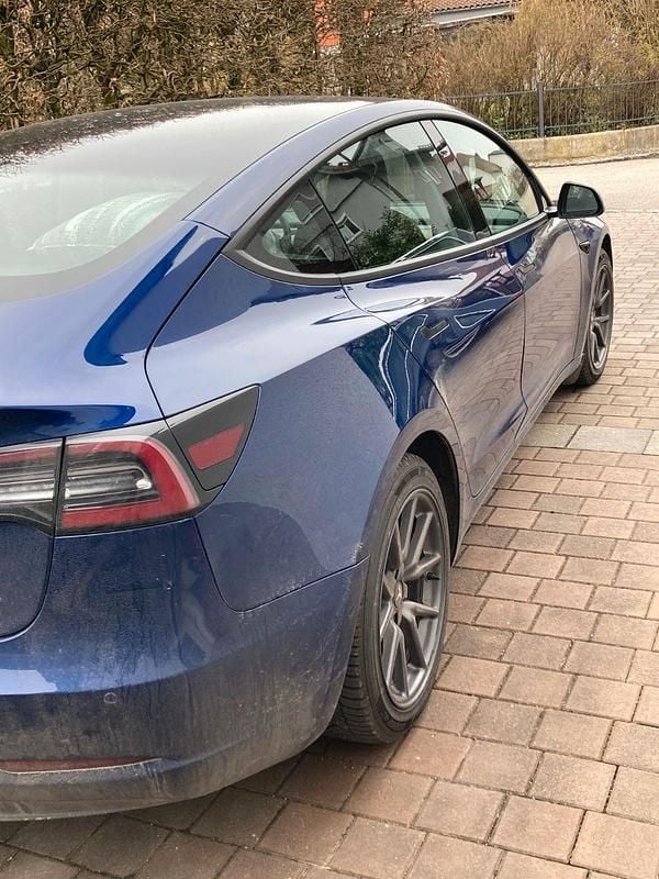 Usado Tesla Model 3 Standard Range Plus 225 kW (306 CV) 2021 Azul Berlina