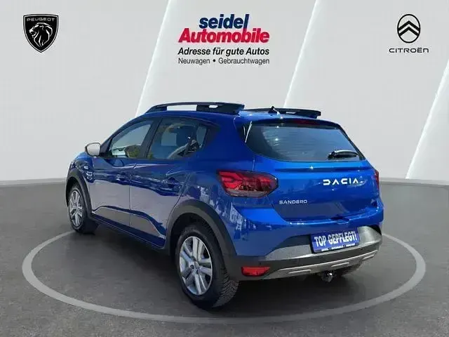 Second-hand Dacia Sandero Expression 101 CP (74 kW) 2023 Albastru SUV
