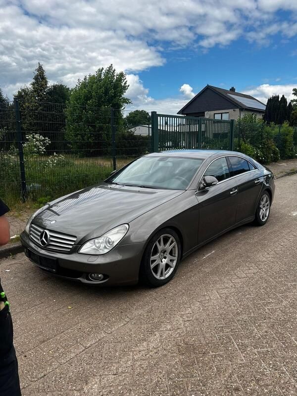 Andere außenfarben Gebraucht 2008 Mercedes CLS320 Limousine | 5.000 € (Superpreis) - Bild 1/4
