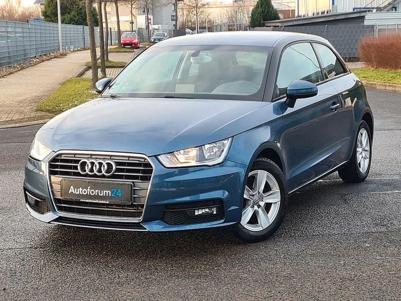 Blau Gebraucht 2015 Audi A1 Basis Limousine | 11.949 € (Fairer Preis) - Bild 1/4