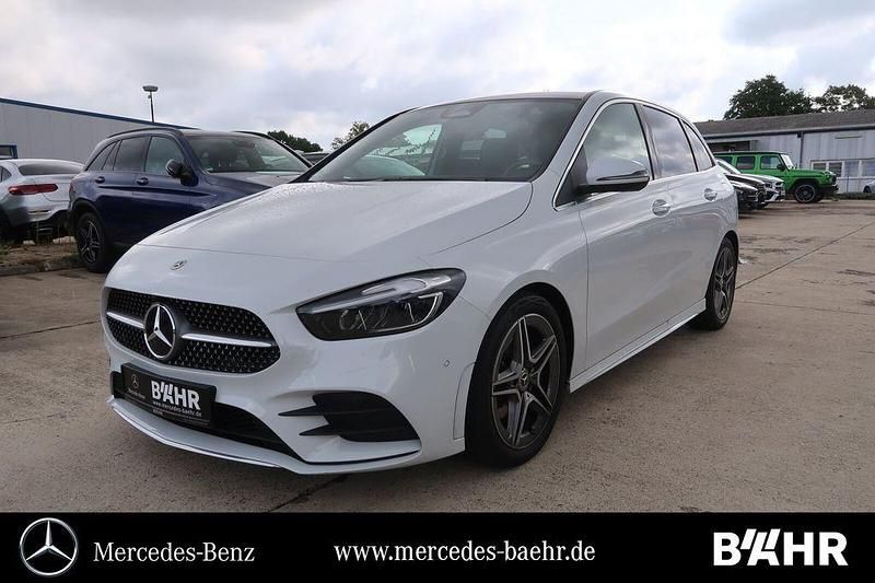 Digitalweiß Gebraucht 2024 Mercedes B200 AMG Van / Kleinbus | 31.950 € (Etwas zu teuer) - Bild 1/4