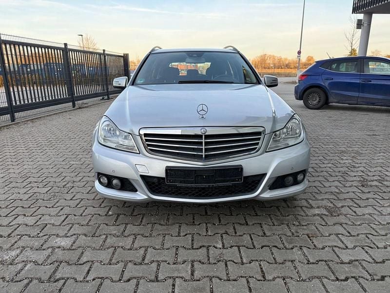 Gebraucht Mercedes C200 136 PS (100 kW) 2012 Weiß Kombi