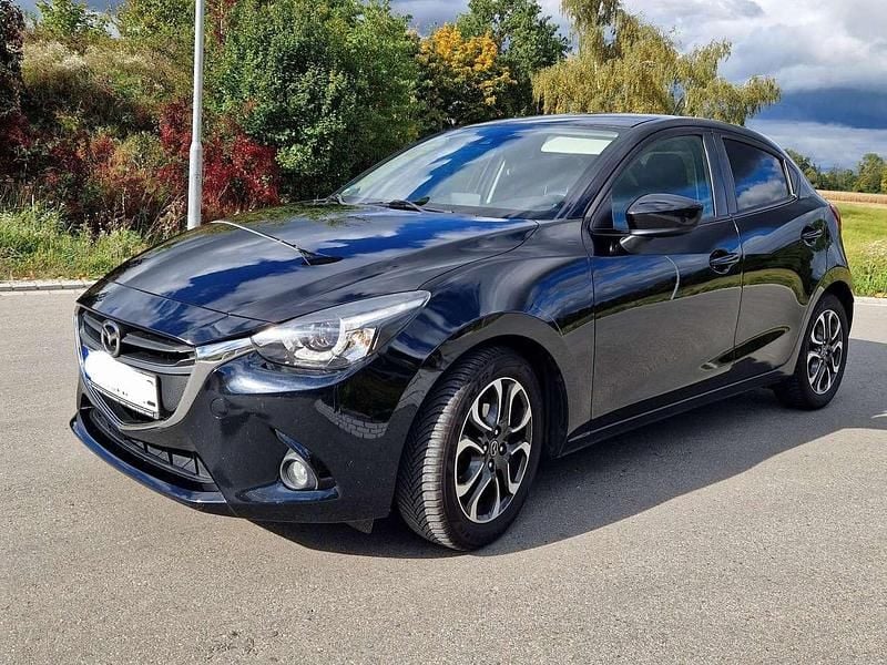 Schwarz Gebraucht 2016 Mazda 2 Nakama Limousine | 9.200 € (Fairer Preis) - Bild 1/4