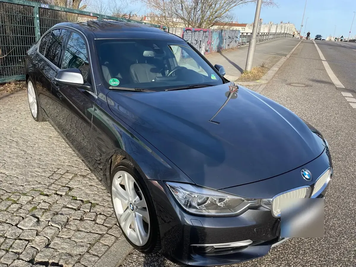 Gebraucht BMW 325 218 PS (160 kW) 2014 Grau Limousine