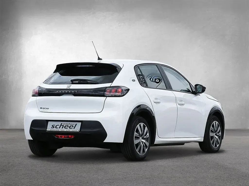 Gebraucht Peugeot e-208 Active 100 kW (136 PS) 2023 Weiss Kleinwagen
