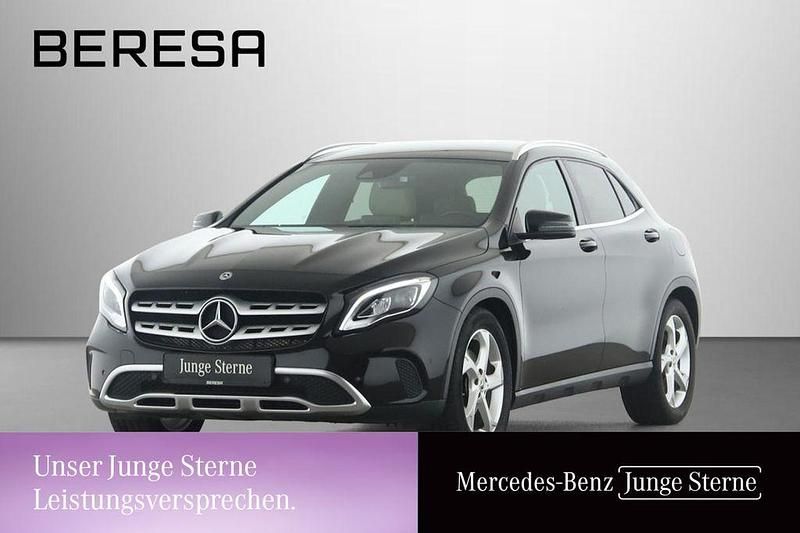 Schwarz Gebraucht 2020 Mercedes GLA250 Urban SUV | 26.880 € (Guter Preis) - Bild 1/3