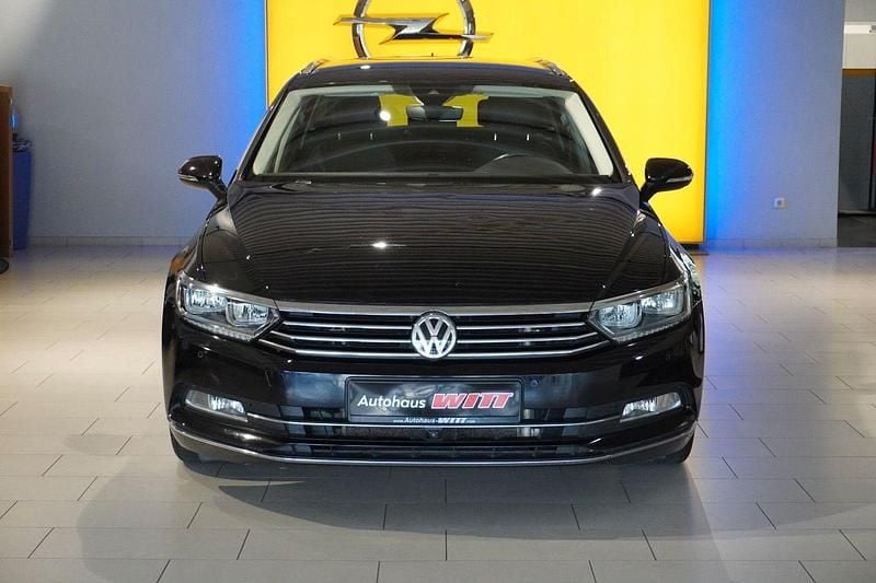 Schwarz Gebraucht 2016 VW Passat Kombi | 13.490 € (Fairer Preis) - Bild 1/4