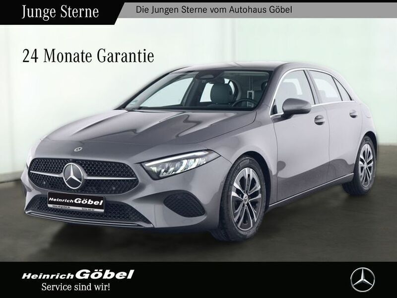Grau Gebraucht 2024 Mercedes A200 Progressive Limousine | 35.990 € (Teuer) - Bild 1/4