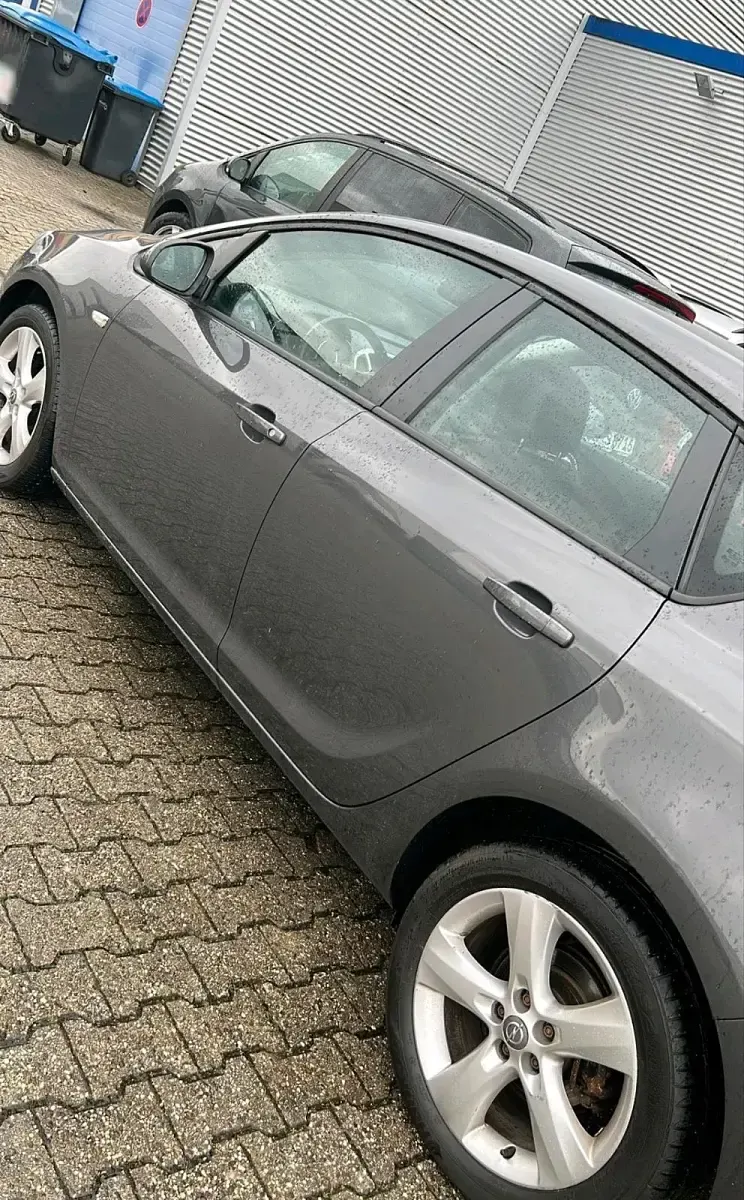 Occasion Opel Astra 116 ch (85 kW) 2009 Gris Berline