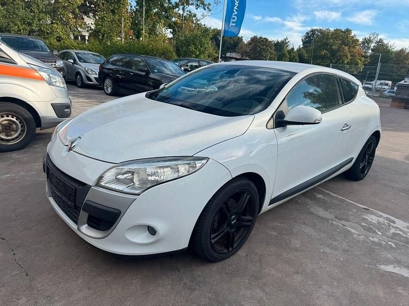 Weiß Gebraucht 2009 Renault Mégane Coupé Dynamique Coupé | 3.950 € (Fairer Preis) - Bild 1/4