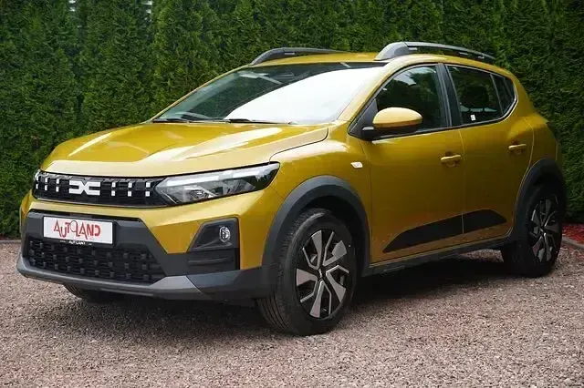 Neu Dacia Sandero Expression 110 PS (80 kW) 2026 Gelb SUV