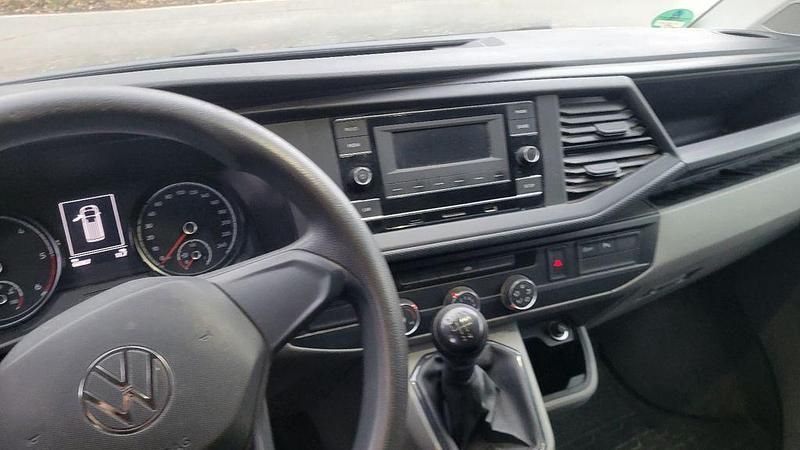 Gebraucht VW Transporter 90 PS (66 kW) 2021 Orange Van