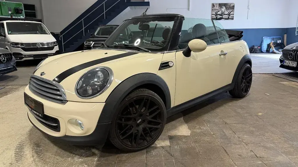 Käytetty Mini Cooper Cabriolet 122 HP (89 kW) 2015 Valkoinen Avoauto