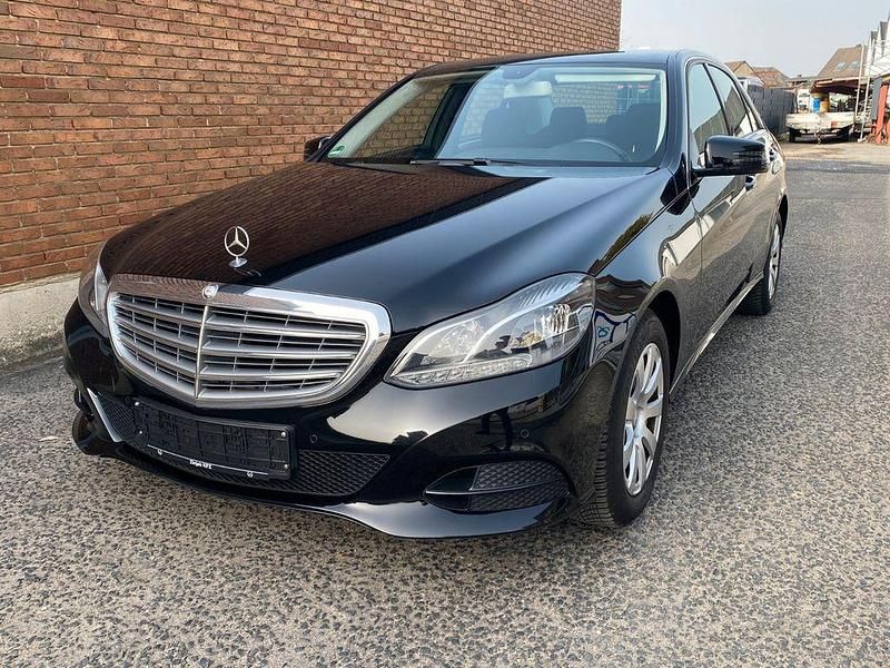 Gebraucht Mercedes E200 184 PS (135 kW) 2015 Schwarz Limousine