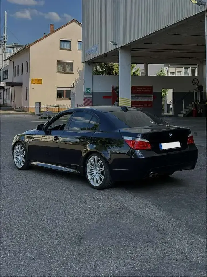 Gebraucht BMW 523 M Sport 177 PS (130 kW) 2006 Schwarz Limousine