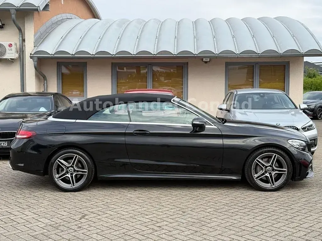 Gebraucht Mercedes C220 AMG 194 PS (142 kW) 2020 Schwarz Cabrio