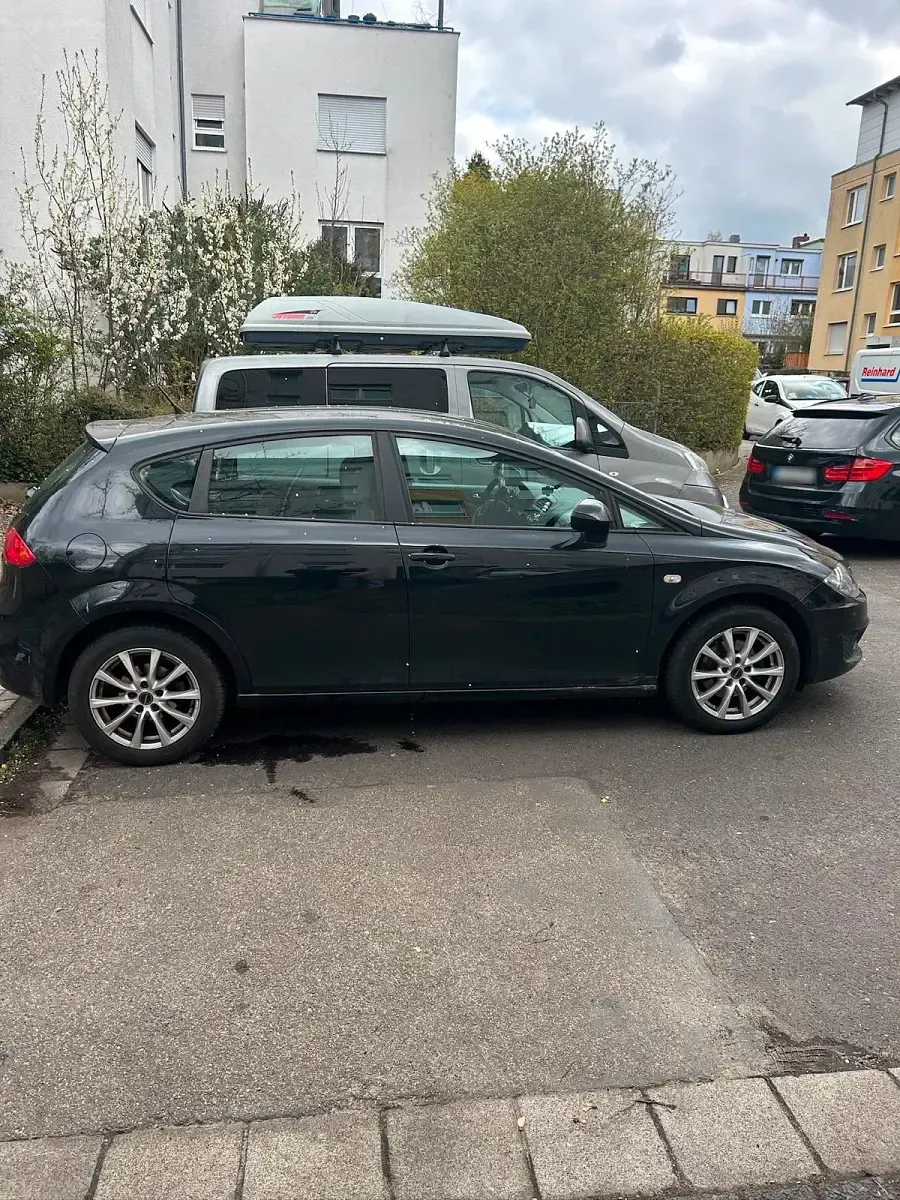 Gebraucht Seat Leon 105 PS (77 kW) 2011 Schwarz Kleinwagen