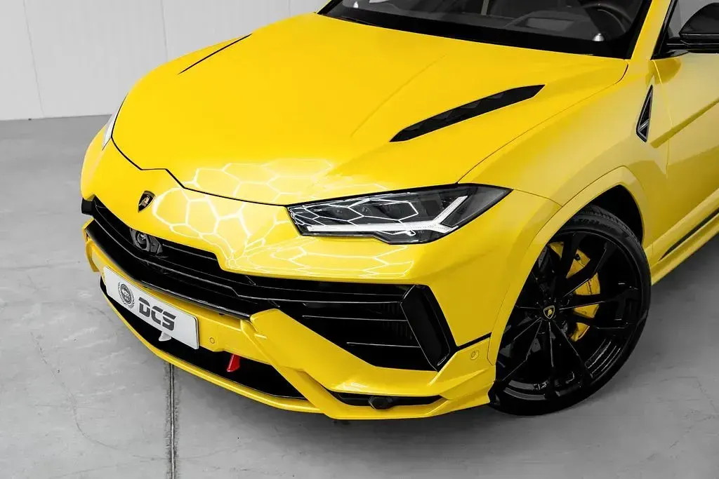Usata Lamborghini Urus 666 CV (489 kW) 2024 Nero SUV