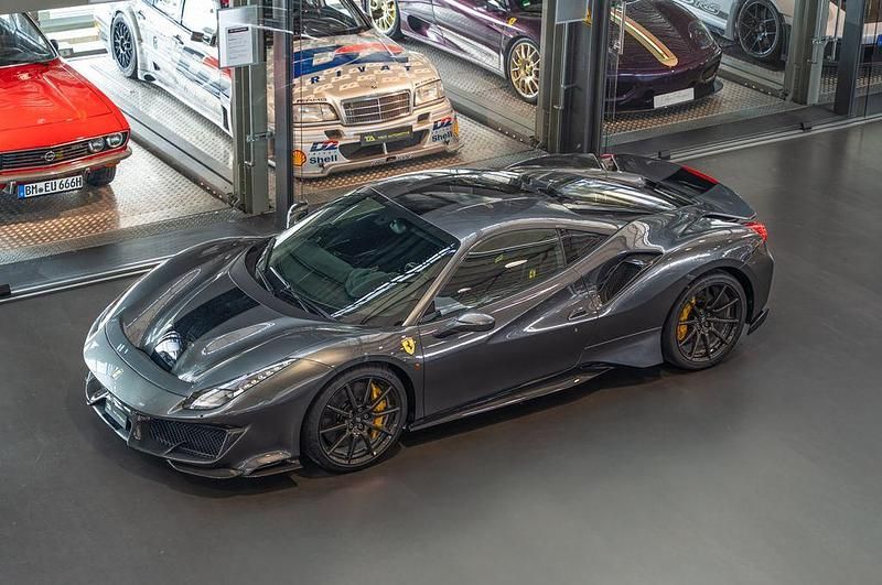 Grigio silverstone Gebraucht 2020 Ferrari 488 Coupé | 469.000 € (Superpreis) - Bild 1/4
