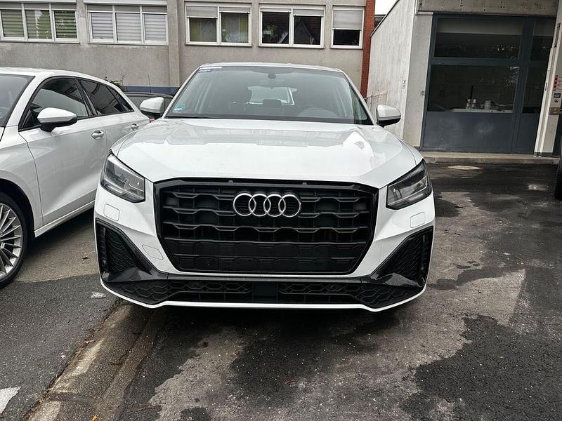 Weiß Gebraucht 2023 Audi Q2 S-Line SUV | 20.600 € (Fairer Preis) - Bild 1/4