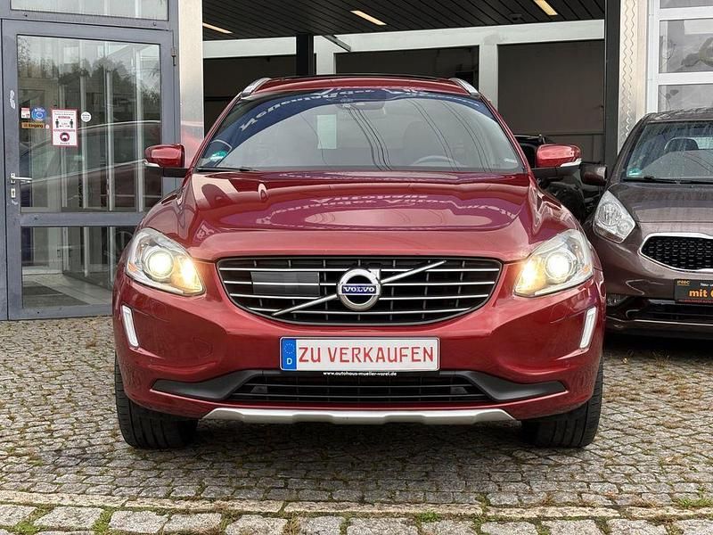 Rot Gebraucht 2013 Volvo XC60 Summum SUV | 16.490 € (Teuer) - Bild 1/4