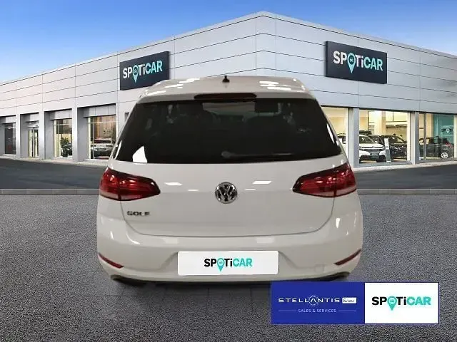 Gebraucht VW Golf VII Trendline 116 PS (85 kW) 2018 Weiß Limousine