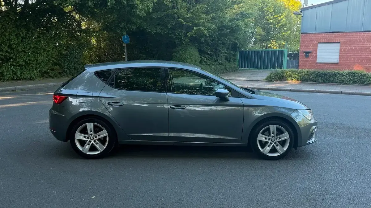 Używany Seat Leon FR 150 KM (110 kW) 2017 Szary Hatchback