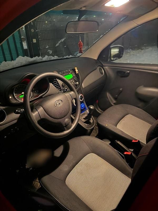 Gebraucht Hyundai i10 60 PS (44 kW) 2009 Rot Kleinwagen