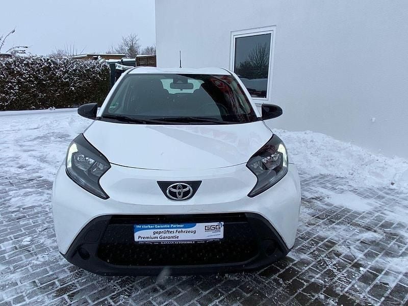 Gebraucht Toyota Aygo X X-play 72 PS (52 kW) 2023 Weiß SUV