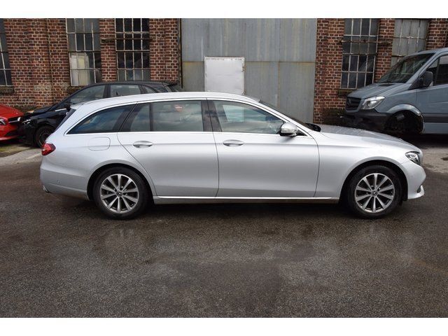 Gebraucht Mercedes E220 Avantgarde 194 PS (142 kW) 2018 Silber metallic Kombi