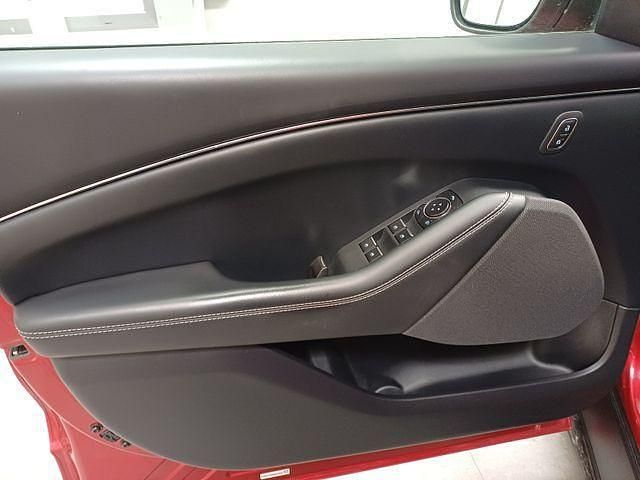 Gebraucht Ford Mustang Mach-E Basis 197 kW (269 PS) 2021 Rot SUV