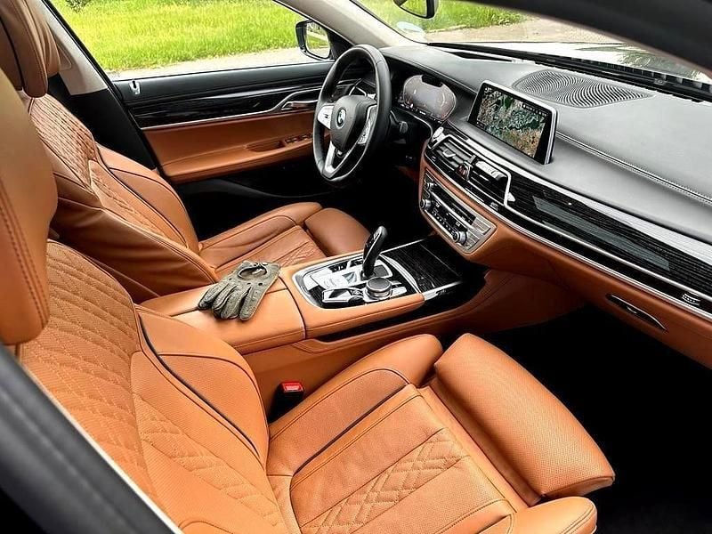 Gebraucht BMW 740 Performance 340 PS (250 kW) 2022 Schwarz Limousine