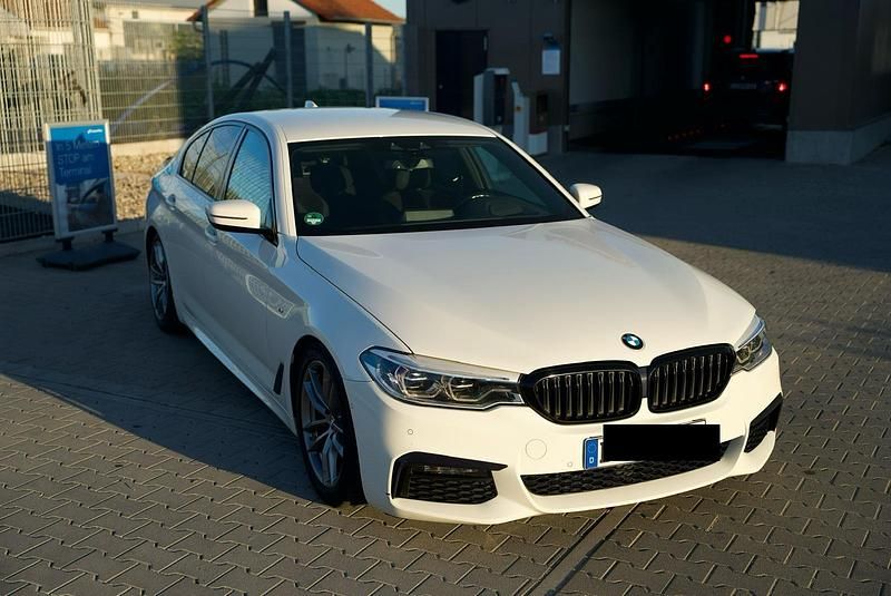 Weiß Gebraucht 2020 BMW 520 M Sport Limousine | 28.500 € (Etwas zu teuer) - Bild 1/4