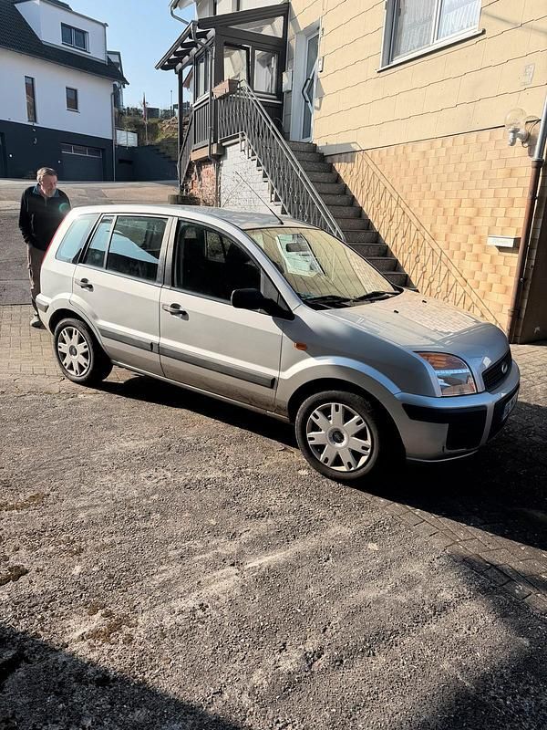 Gebraucht Ford Fusion 100 PS (73 kW) 2008 Silber Kleinwagen