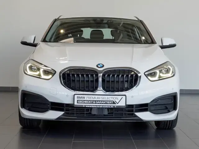 Gebraucht BMW 118 Advantage 150 PS (110 kW) 2023 Alpinweiß uni Kleinwagen