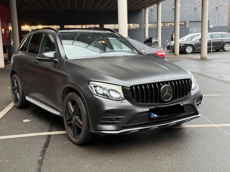 Schwarz Gebraucht 2017 Mercedes 250 AMG line Kombi | 27.999 € - Bild 1/4