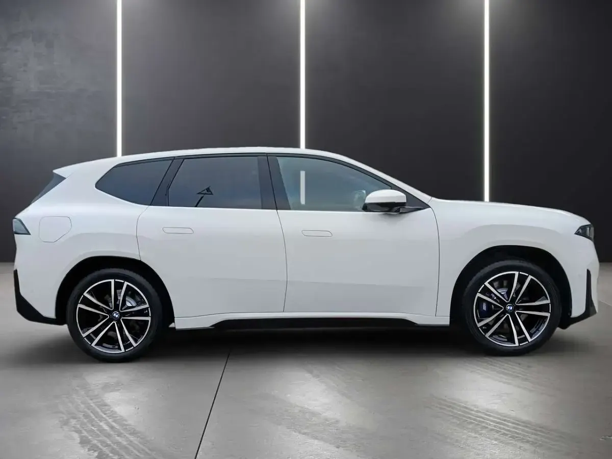 Neu BMW iX3 M Sport 235 kW (320 PS) 2026 Alpinweiß uni SUV