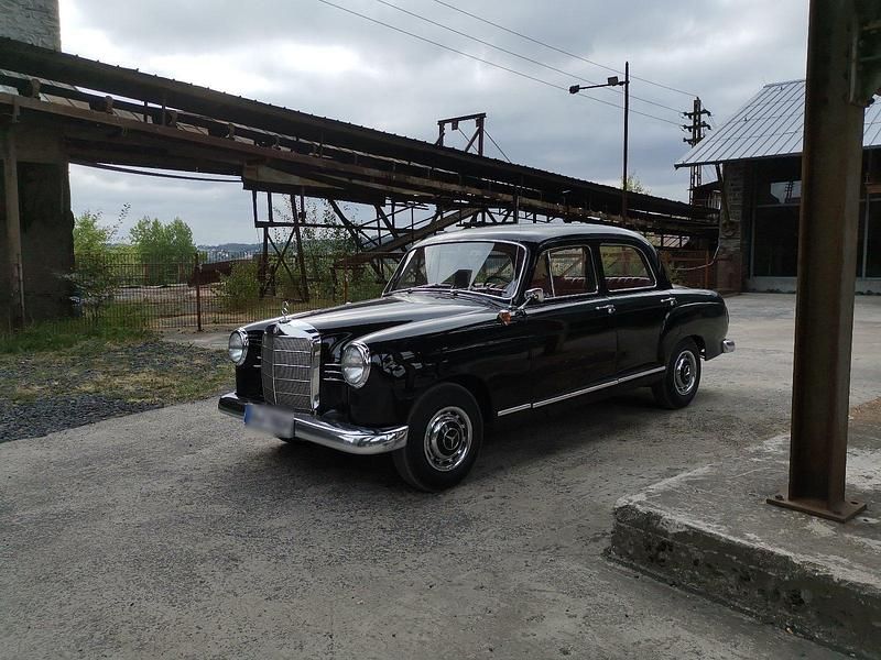 Gebraucht Mercedes 180 48 PS (35 kW) 1962 Schwarz Limousine