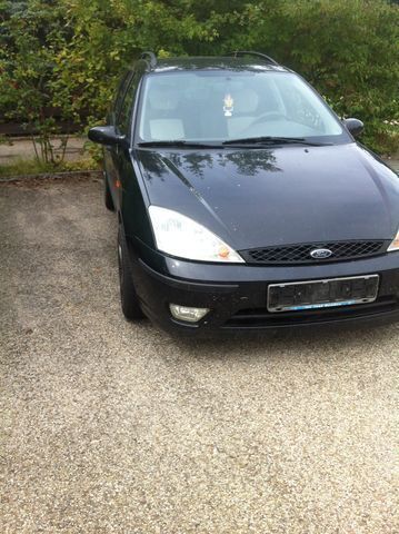 Gebraucht Ford Focus 101 PS (74 kW) 2003 Schwarz Kombi