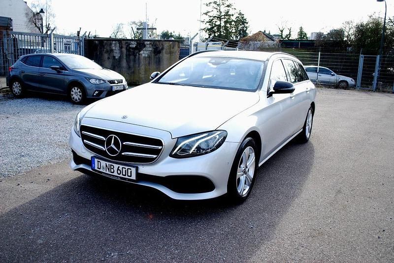 Gebraucht Mercedes E300 245 PS (180 kW) 2019 Silber Kombi