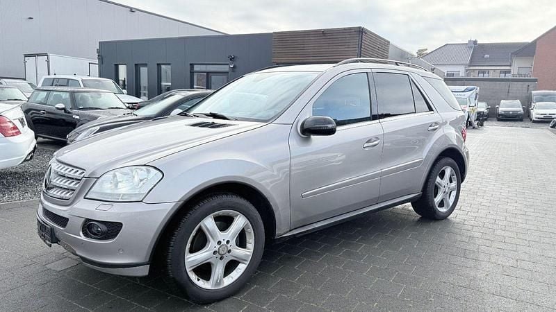 Grau Gebraucht 2007 Mercedes ML320 SUV | 4.900 € (Superpreis) - Bild 1/4