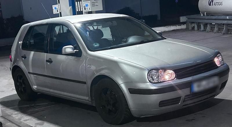 Silber Gebraucht 2002 VW Golf Limousine | 1.000 € (Guter Preis) - Bild 1/4