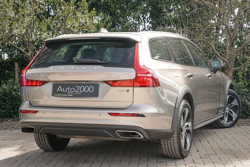 Gebraucht Volvo V60 CC 250 PS (183 kW) 2020 Grau Kombi