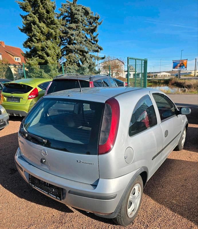 Gebraucht Opel Corsa 80 PS (58 kW) 2005 Silber Limousine