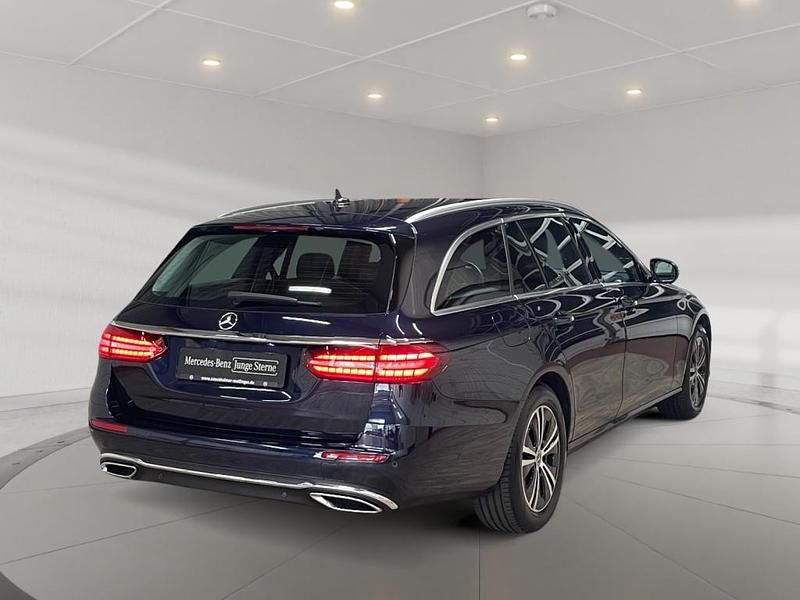 Usata Mercedes E220 Avantgarde 200 CV (147 kW) 2022 Blu Station wagon