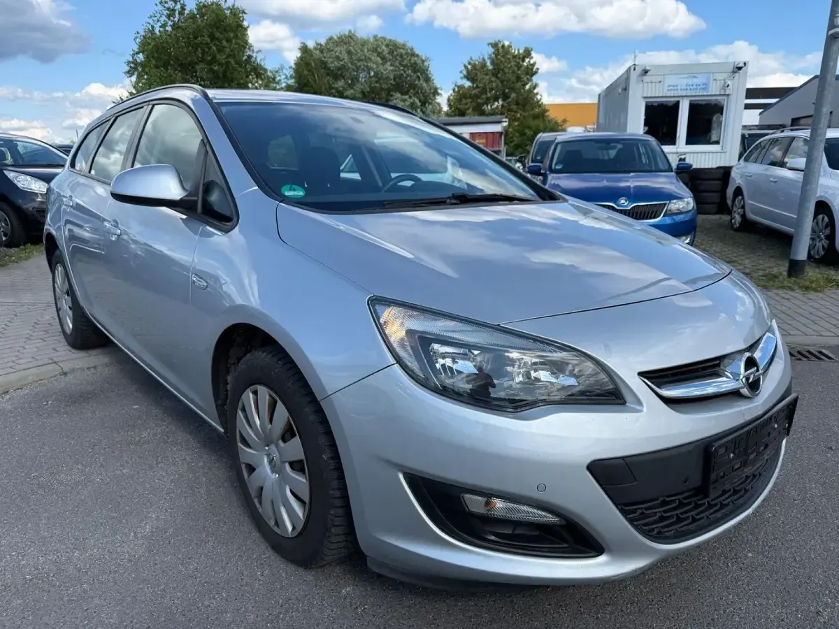 Gebraucht Opel Astra 140 PS (102 kW) 2015 Silber Kombi