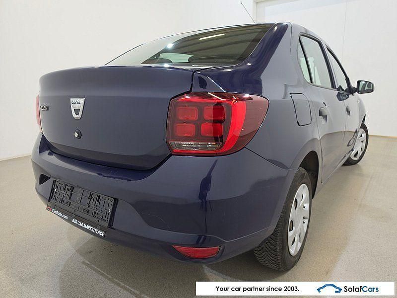 Używany Dacia Logan Ambiance 73 KM (53 kW) 2017 Niebieski Sedan/Limuzyna