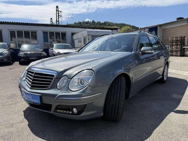 Grau Gebraucht 2006 Mercedes E320 Kombi | 10.000 € - Bild 1/4