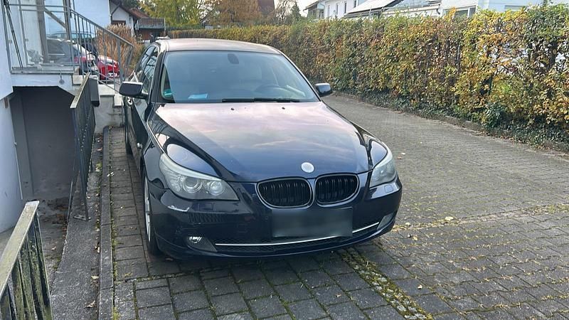 Gebraucht BMW 525 218 PS (160 kW) 2008 Blau Limousine